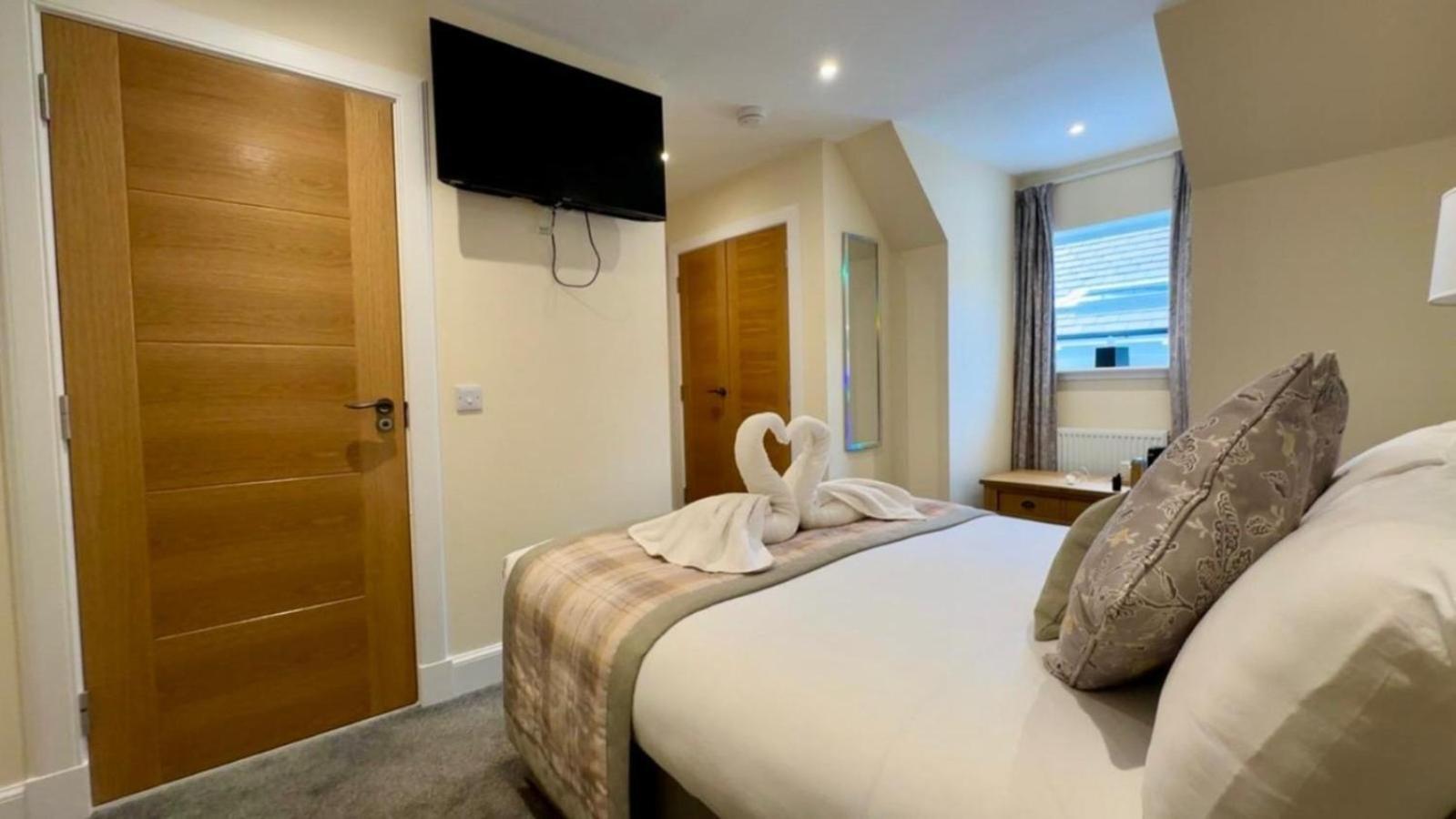 The Waverley Inn Holiday Homes Inverness Exterior photo